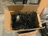 Display met haken (4x) - afbeelding 3 van  3