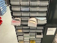 Display met installatie materiaal - afbeelding 6 van  7