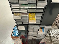 Display met installatie materiaal - afbeelding 7 van  7