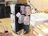 Display met naamsleutelhangers