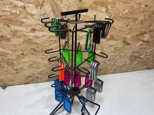 Display met sleutelhangers - afbeelding 3 van  8