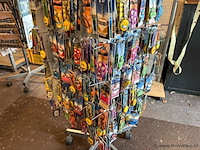 Display-rek inclusief inhoud - diverse sleutelhangers - afbeelding 3 van  7