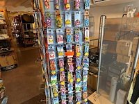 Display-rek inclusief inhoud - diverse sleutelhangers - afbeelding 7 van  7