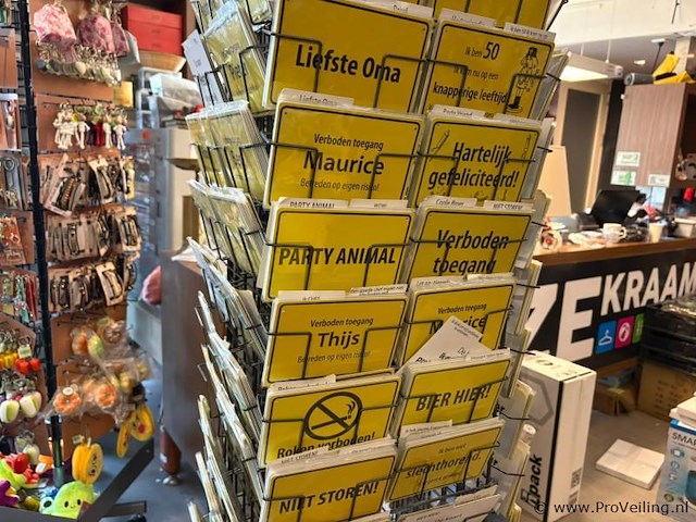 Display-rek inclusief inhoud - diverse sleutelhangers - afbeelding 2 van  6