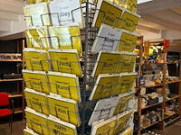 Display-rek inclusief inhoud - diverse sleutelhangers - afbeelding 4 van  6