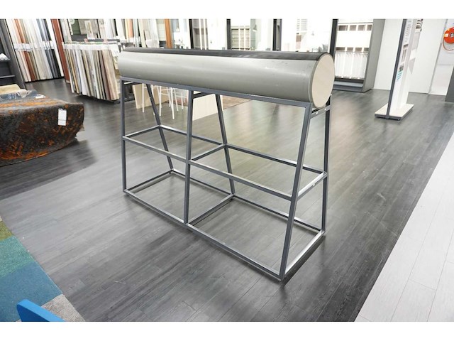 Display rek voor vloerkleed (2x) - afbeelding 1 van  3