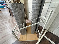 Display voor vloerkleden - afbeelding 1 van  2