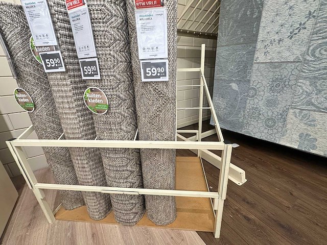 Display voor vloerkleden - afbeelding 2 van  2