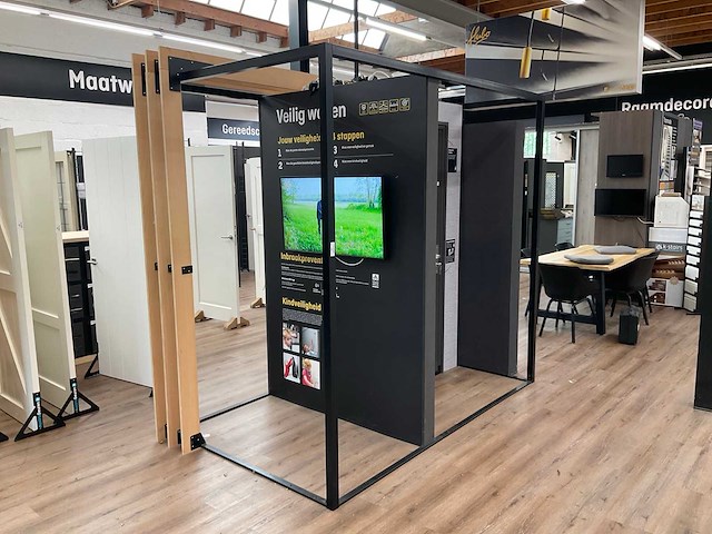 Display - afbeelding 1 van  4