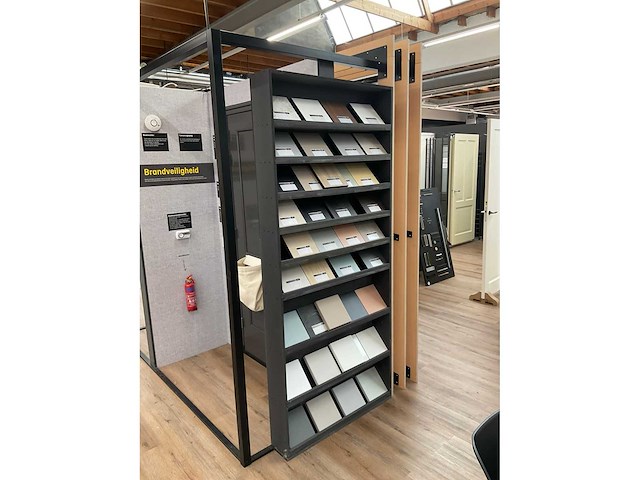 Display - afbeelding 4 van  4