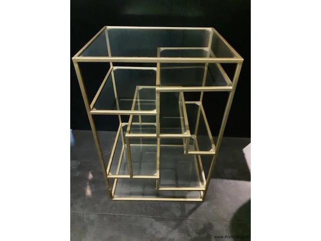 Displaykast v.v. goudkleurig metalen frame en glazen planken - afbeelding 2 van  3