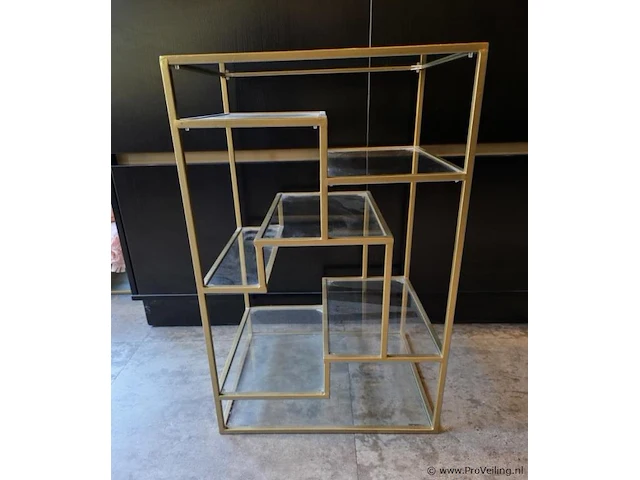 Displaykast v.v. goudkleurig metalen frame en glazen planken - afbeelding 2 van  5
