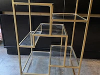 Displaykast v.v. goudkleurig metalen frame en glazen planken - afbeelding 3 van  5