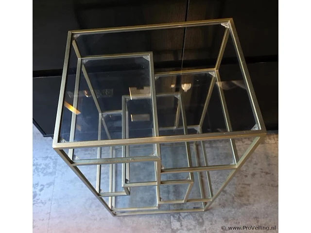 Displaykast v.v. goudkleurig metalen frame en glazen planken - afbeelding 5 van  5