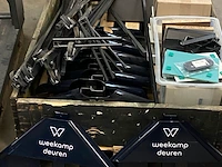Displayrack voor deuren en deursteunen - afbeelding 3 van  5
