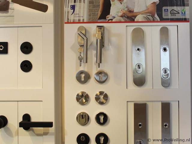 Displays en monsterborden - afbeelding 10 van  24