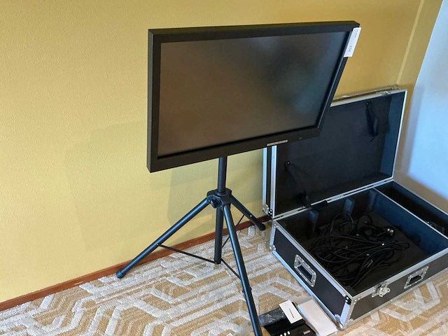 Displayten interactive demo unit 32” monitor - afbeelding 5 van  7