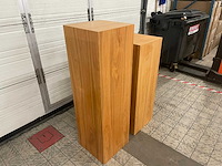 Displayzuil kersenhout hoog & laag - afbeelding 2 van  3