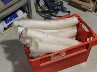 Disposable koffiebekers in krat. - afbeelding 2 van  2