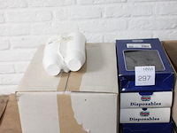 Disposables op schap w.o. kopjes, kopjes houders, soepkommen, deksels etc. - afbeelding 2 van  3