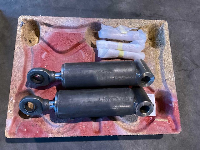 Disselcilinder (2x) - afbeelding 1 van  2