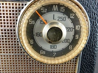 Dit is een vintage nordmende mambino transistorradio uit de vroege jaren 60 (omstreeks 1962-1963), gemaakt in west-duitsland. ongetest - afbeelding 3 van  6