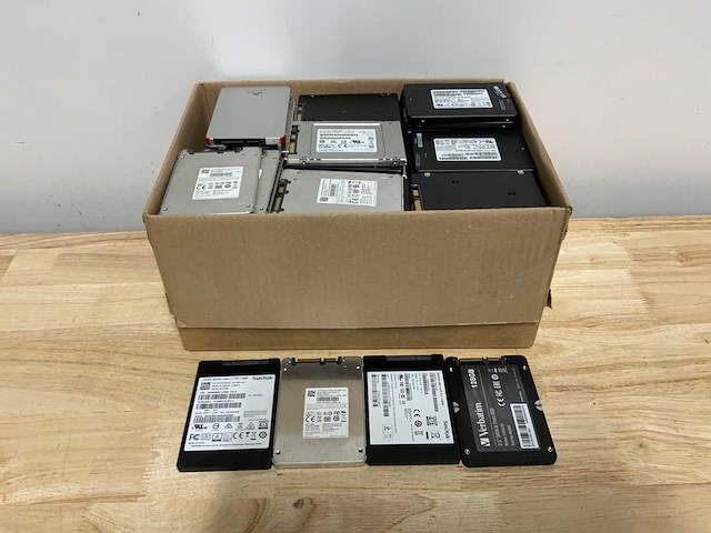 Div 2,5’’ sata interne ssd 128gb (160x) - afbeelding 1 van  3