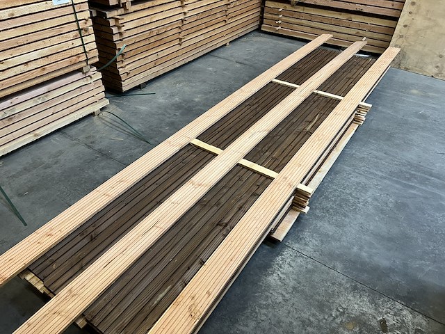 Div. blank en bruin douglas hout - afbeelding 6 van  8