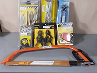 Div gereedschap o.a. ringsleutes, rolmaten, afbreekmessen (d1648) - afbeelding 2 van  3