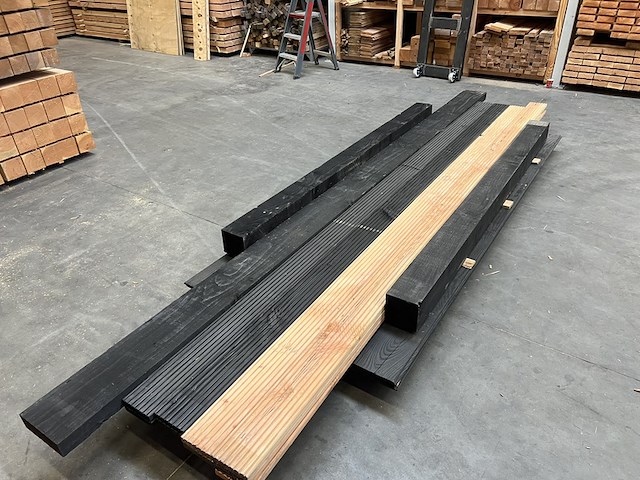 Div. zwart en blank douglashout - afbeelding 2 van  9