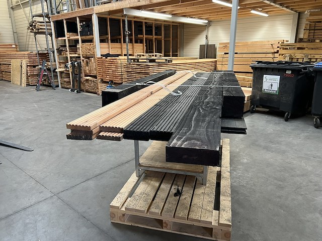 Div. zwart en blank douglashout - afbeelding 6 van  9