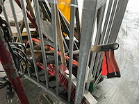 Divers aannemersmateriaal - afbeelding 4 van  4