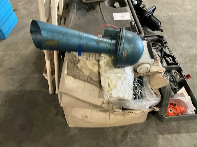 Divers aannemersmateriaal - afbeelding 3 van  3