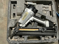 Divers aannemersmateriaal - afbeelding 2 van  4