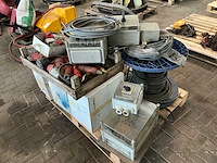Divers aannemersmateriaal - afbeelding 2 van  5