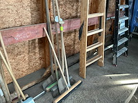 Divers aannemersmateriaal - afbeelding 1 van  3