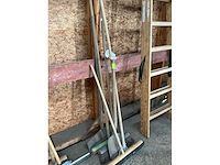 Divers aannemersmateriaal - afbeelding 2 van  3