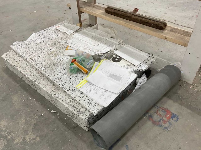 Divers aannemersmateriaal - afbeelding 2 van  10