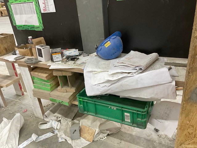 Divers aannemersmateriaal - afbeelding 10 van  10