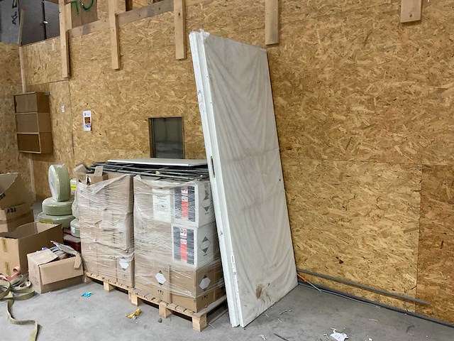Divers aannemersmateriaal - afbeelding 6 van  36