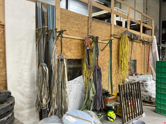 Divers aannemersmateriaal - afbeelding 10 van  36