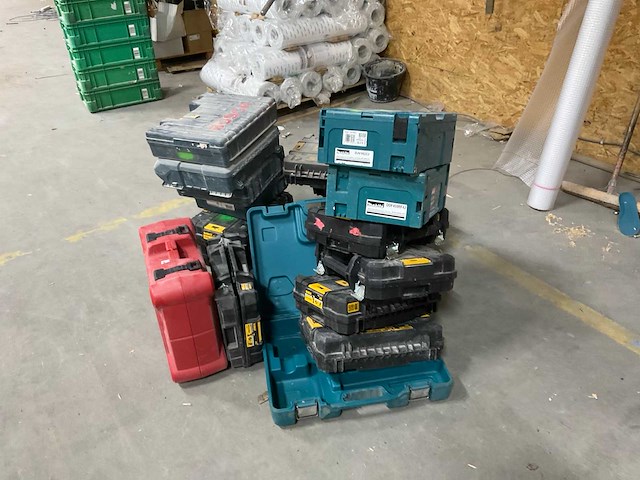 Divers aannemersmateriaal - afbeelding 17 van  36
