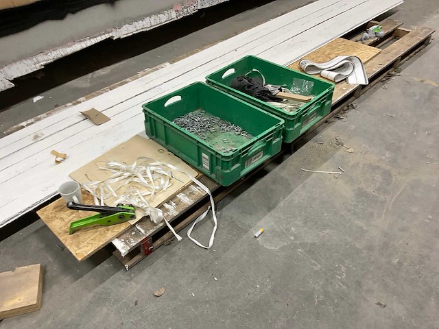 Divers aannemersmateriaal - afbeelding 18 van  36