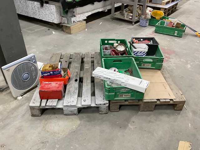 Divers aannemersmateriaal - afbeelding 20 van  36