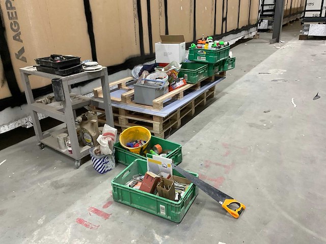 Divers aannemersmateriaal - afbeelding 21 van  36