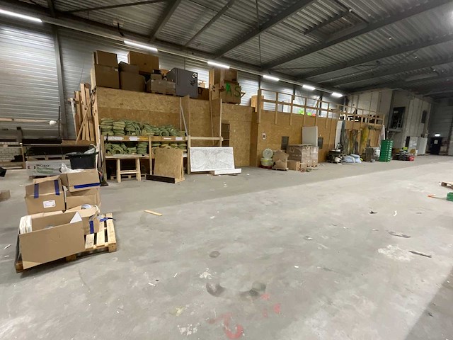 Divers aannemersmateriaal - afbeelding 12 van  36