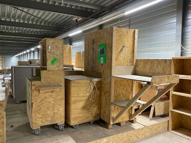 Divers aannemersmateriaal - afbeelding 27 van  36