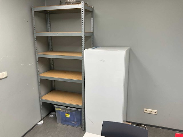 Divers aannemersmateriaal - afbeelding 3 van  16