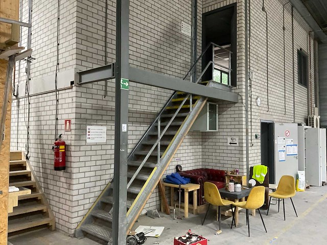 Divers aannemersmateriaal - afbeelding 8 van  16