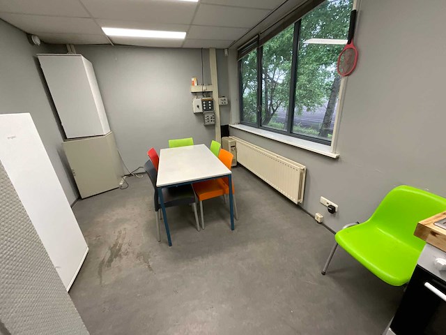 Divers aannemersmateriaal - afbeelding 9 van  16